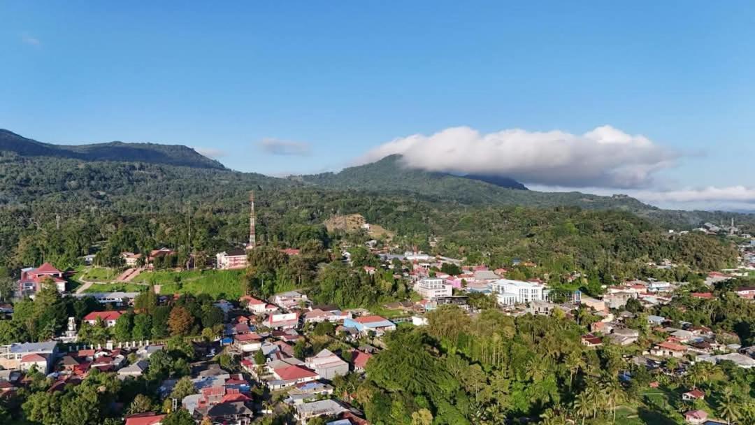 Talaga Tomohon Home Stay And Fishing Pond Esterno foto